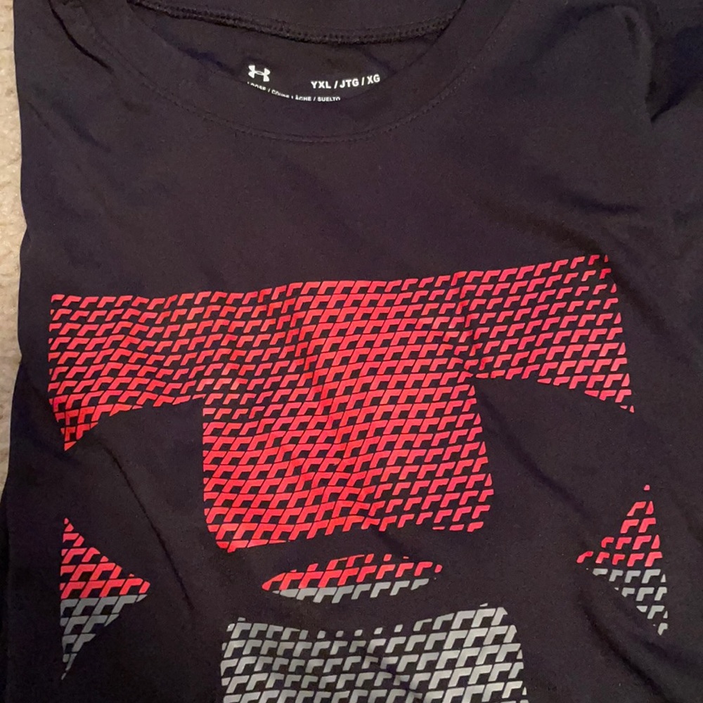 YXL under armour shirt heatgear